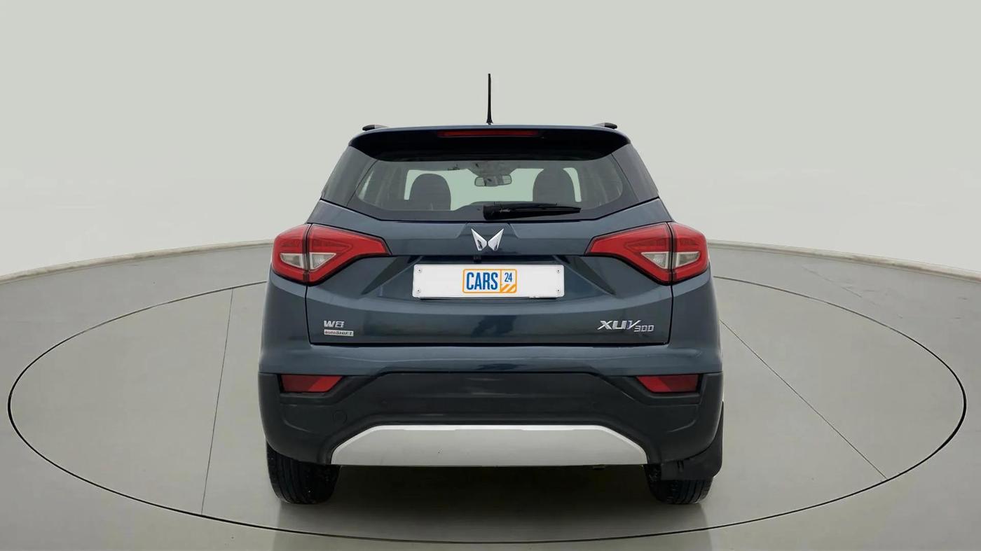2022 Mahindra XUV300 W8 (O) 1.2 PETROL AMT, Petrol, Automatic, 32,518 km, Back/Rear