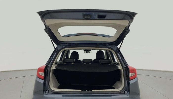 2022 Mahindra XUV300 W8 (O) 1.2 PETROL AMT, Petrol, Automatic, 32,518 km, Boot Door Open