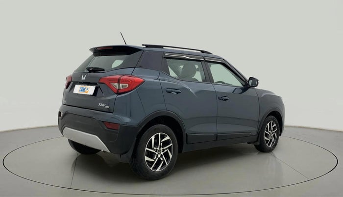 2022 Mahindra XUV300 W8 (O) 1.2 PETROL AMT, Petrol, Automatic, 32,518 km, Right Back Diagonal