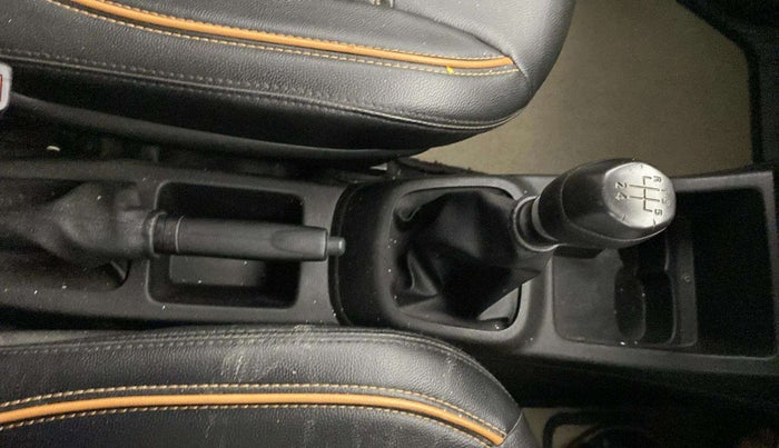 2019 Renault Kwid RXL, Petrol, Manual, 33,747 km, Gear Lever