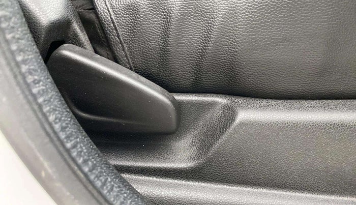 2019 Renault Kwid RXL, Petrol, Manual, 33,747 km, Driver Side Adjustment Panel