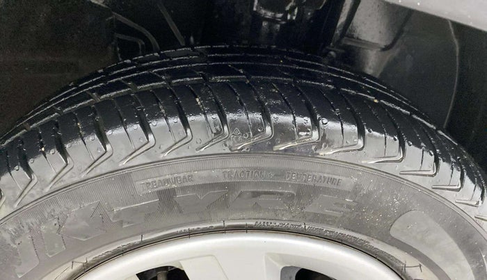 2019 Renault Kwid RXL, Petrol, Manual, 33,747 km, Right Front Tyre Tread