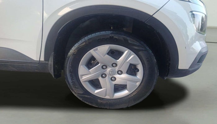2021 Hyundai VENUE S 1.2, Petrol, Manual, 30,427 km, Right Front Wheel