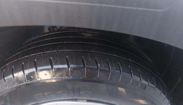 2021 Hyundai VENUE S 1.2, Petrol, Manual, 30,427 km, Right Front Tyre Tread