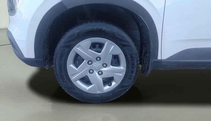 2021 Hyundai VENUE S 1.2, Petrol, Manual, 30,427 km, Left Rear Wheel