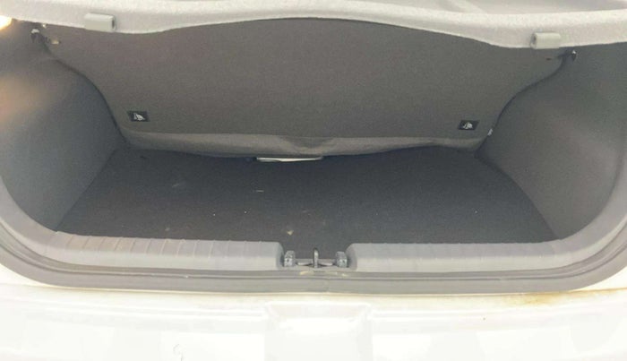 2024 Hyundai GRAND I10 NIOS ASTA AMT 1.2 KAPPA VTVT, Petrol, Automatic, 1,326 km, Boot Open Zoomed View