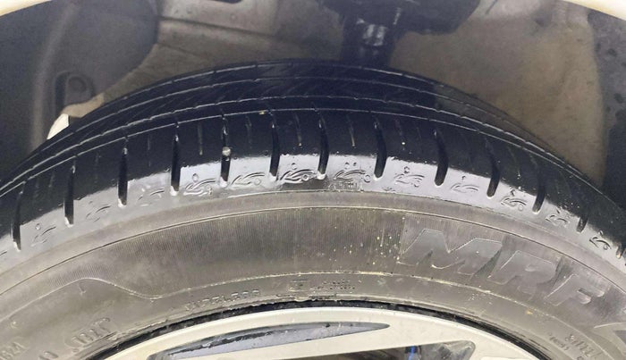 2024 Hyundai GRAND I10 NIOS ASTA AMT 1.2 KAPPA VTVT, Petrol, Automatic, 1,326 km, Left Front Tyre Tread