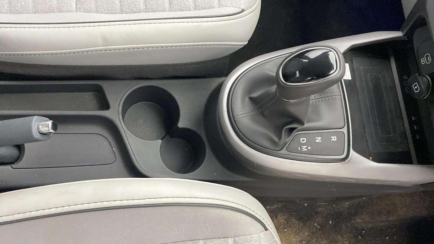 2024 Hyundai GRAND I10 NIOS ASTA AMT 1.2 KAPPA VTVT, Petrol, Automatic, 1,326 km, Gear Lever