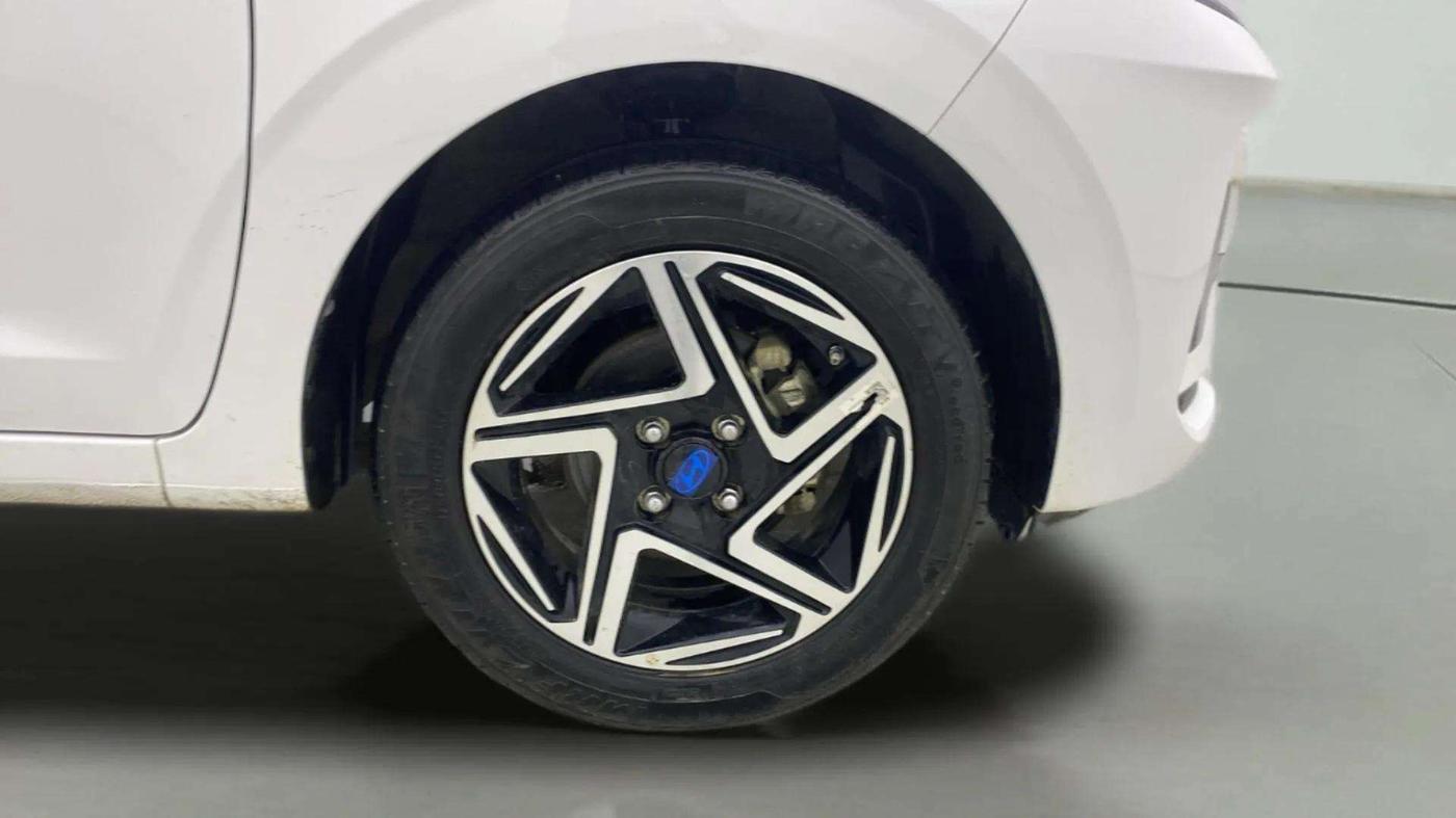 2024 Hyundai GRAND I10 NIOS ASTA AMT 1.2 KAPPA VTVT, Petrol, Automatic, 1,326 km, Right Front Wheel