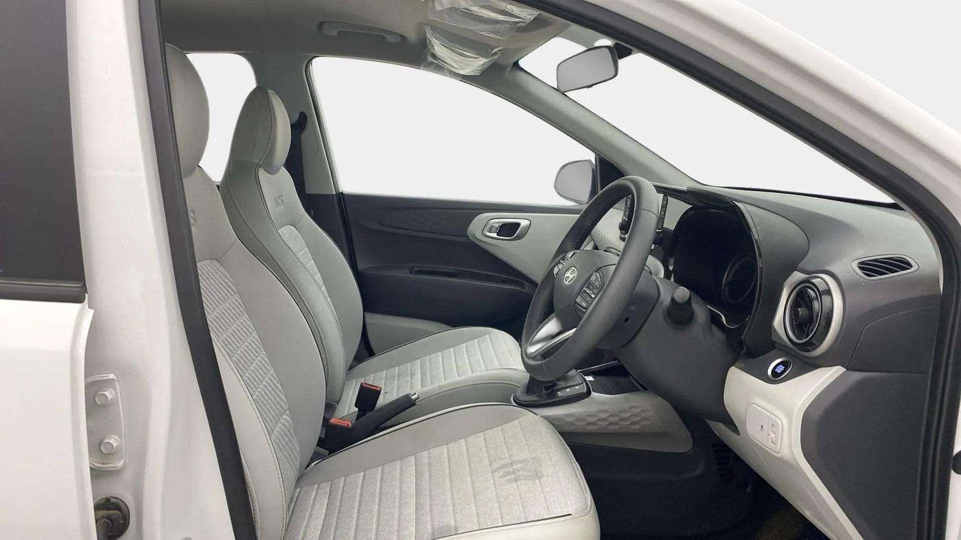 2024 Hyundai GRAND I10 NIOS ASTA AMT 1.2 KAPPA VTVT, Petrol, Automatic, 1,326 km, Right Side Front Door Cabin