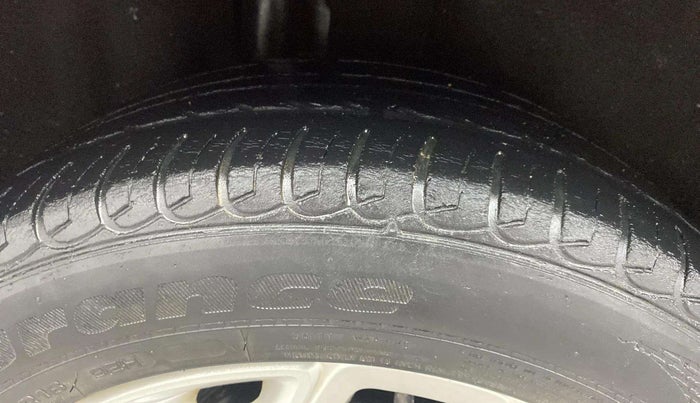 2016 Ford Ecosport TITANIUM 1.5L PETROL AT, Petrol, Automatic, 77,869 km, Right Rear Tyre Tread