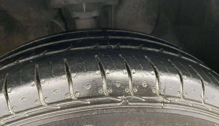 2015 Hyundai Elite i20 MAGNA 1.2, Petrol, Manual, 90,157 km, Right Front Tyre Tread
