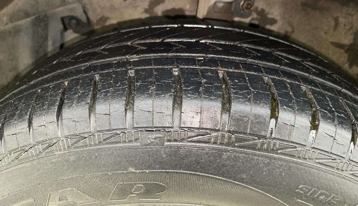 2012 Maruti Swift VDI, Diesel, Manual, 31,635 km, Left Front Tyre Tread