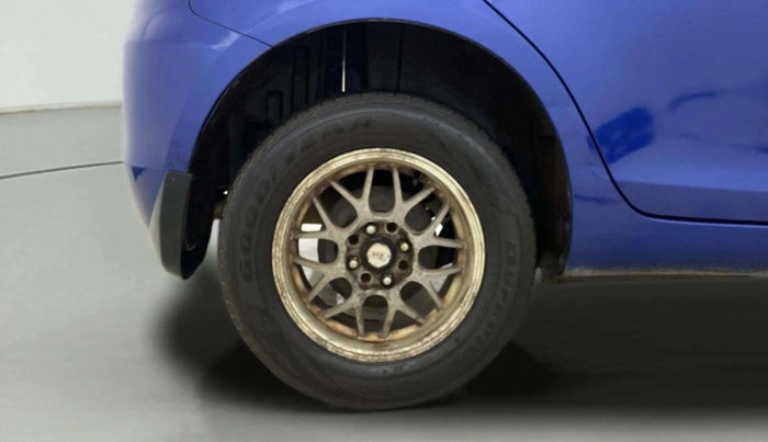 2012 Maruti Swift VDI, Diesel, Manual, 31,635 km, Right Rear Wheel