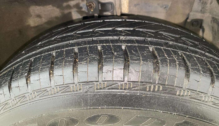2012 Maruti Swift VDI, Diesel, Manual, 31,635 km, Right Front Tyre Tread