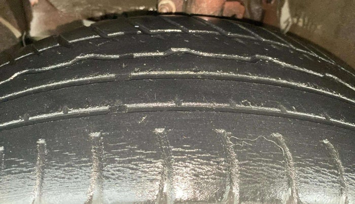 2015 Renault Duster RXL PETROL, Petrol, Manual, 64,743 km, Left Front Tyre Tread
