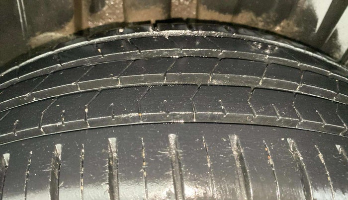 2022 Maruti Baleno ZETA 1.2 AGS, Petrol, Automatic, 39,788 km, Right Rear Tyre Tread