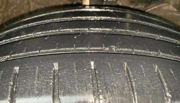 2022 Maruti Baleno ZETA 1.2 AGS, Petrol, Automatic, 39,788 km, Right Front Tyre Tread