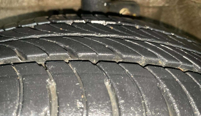 2015 Maruti Celerio VXI AMT, Petrol, Automatic, 34,336 km, Left Front Tyre Tread