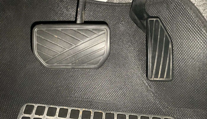 2015 Maruti Celerio VXI AMT, Petrol, Automatic, 34,336 km, Pedals
