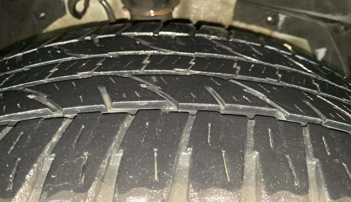 2013 Mahindra XUV500 W8, Diesel, Manual, 66,342 km, Right Front Tyre Tread