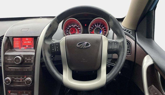 2013 Mahindra XUV500 W8, Diesel, Manual, 66,342 km, Steering Wheel Close Up