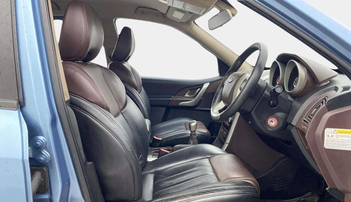 2013 Mahindra XUV500 W8, Diesel, Manual, 66,342 km, Right Side Front Door Cabin
