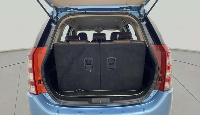 2013 Mahindra XUV500 W8, Diesel, Manual, 66,342 km, Boot Inside