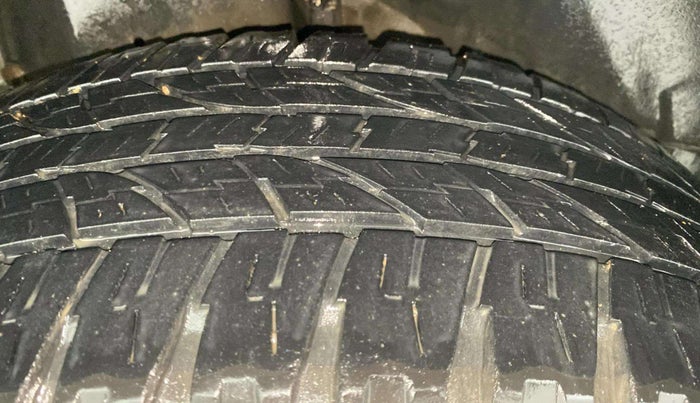 2013 Mahindra XUV500 W8, Diesel, Manual, 66,342 km, Right Rear Tyre Tread