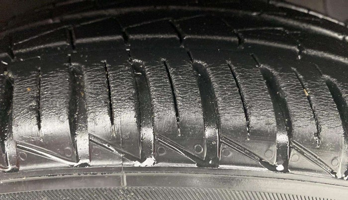 2018 Hyundai NEW SANTRO MAGNA AMT, Petrol, Automatic, 8,685 km, Right Front Tyre Tread