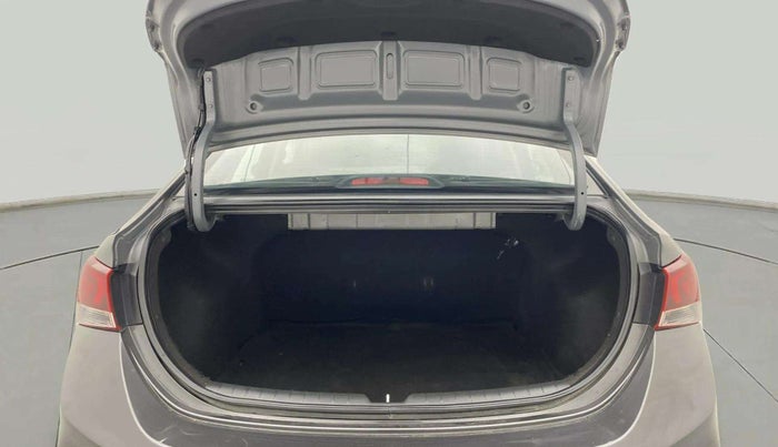 2019 Hyundai Verna 1.6 VTVT SX + AT, Petrol, Automatic, 46,076 km, Boot Inside
