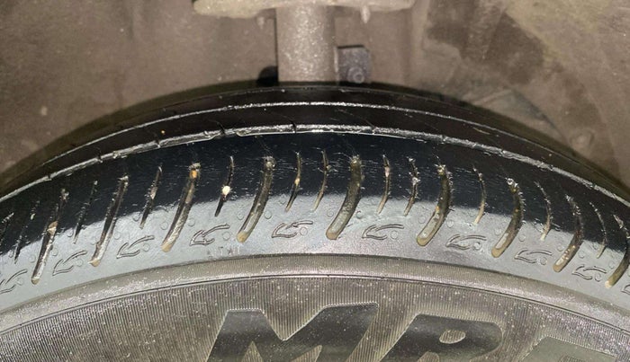 2016 Maruti Baleno DELTA CVT PETROL 1.2, Petrol, Automatic, 88,722 km, Right Front Tyre Tread