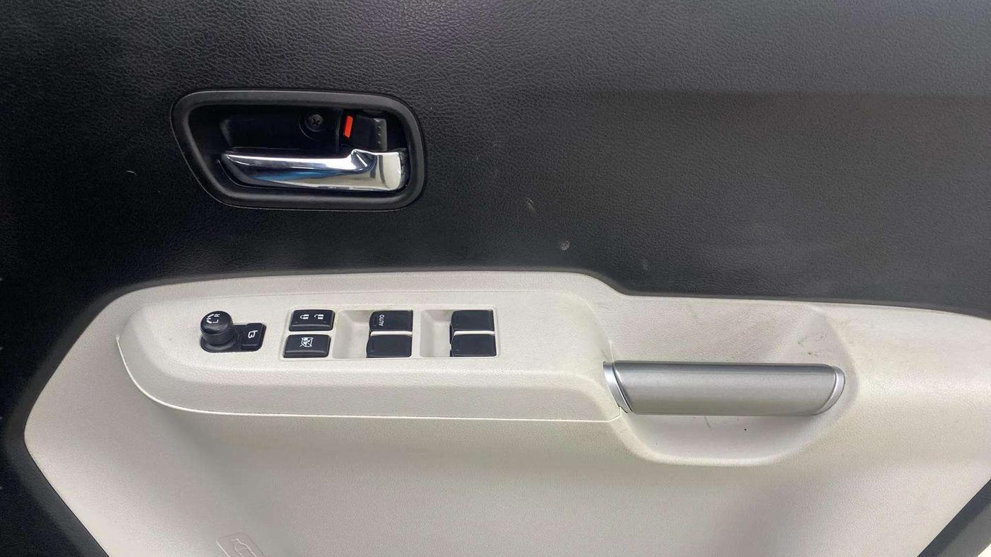 2021 Maruti IGNIS ALPHA 1.2 AMT, Petrol, Automatic, 16,360 km, Driver Side Door Panels Control