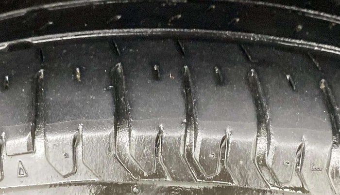 2023 Maruti Ertiga ZXI+ AT SHVS, Petrol, Automatic, 40,194 km, Right Front Tyre Tread