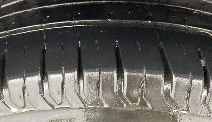 2023 Maruti Ertiga ZXI+ AT SHVS, Petrol, Automatic, 40,194 km, Right Rear Tyre Tread