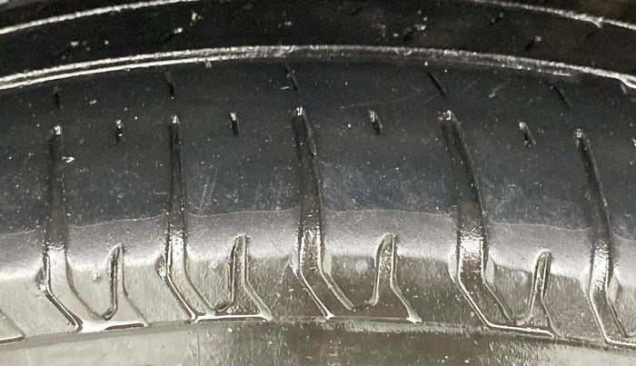 2023 Maruti Ertiga ZXI+ AT SHVS, Petrol, Automatic, 40,194 km, Left Front Tyre Tread