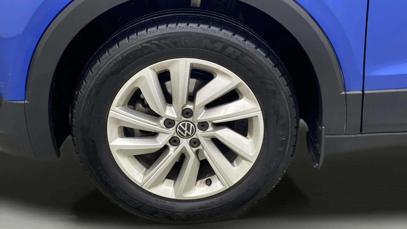2023 Volkswagen TAIGUN HIGHLINE 1.0 TSI MT, Petrol, Manual, 11,988 km, Left Front Wheel
