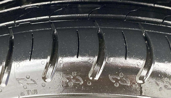 2023 Volkswagen TAIGUN HIGHLINE 1.0 TSI MT, Petrol, Manual, 11,908 km, Right Front Tyre Tread