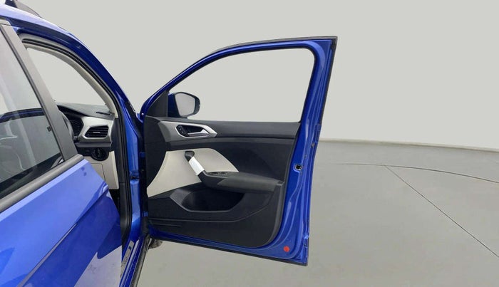 2023 Volkswagen TAIGUN HIGHLINE 1.0 TSI MT, Petrol, Manual, 11,908 km, RHS Front Door