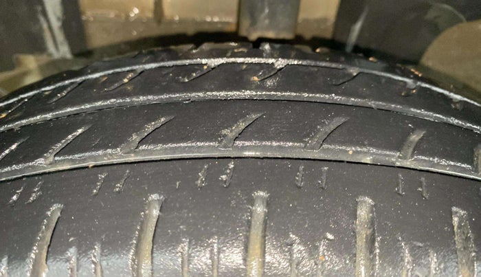2017 Renault Kwid RXL, Petrol, Manual, 39,846 km, Left Front Tyre Tread