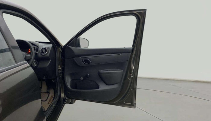2017 Renault Kwid RXL, Petrol, Manual, 39,846 km, RHS Front Door