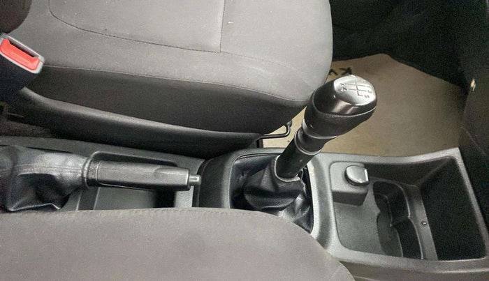 2017 Renault Kwid RXL, Petrol, Manual, 39,846 km, Gear Lever