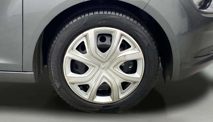 2022 Tata ALTROZ XT DIESEL, Diesel, Manual, 57,833 km, Right Front Wheel