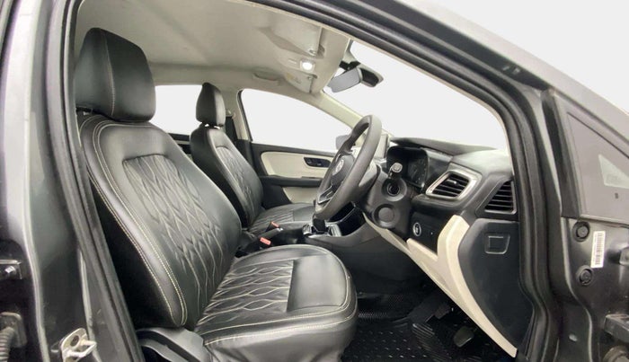 2022 Tata ALTROZ XT DIESEL, Diesel, Manual, 57,833 km, Right Side Front Door Cabin
