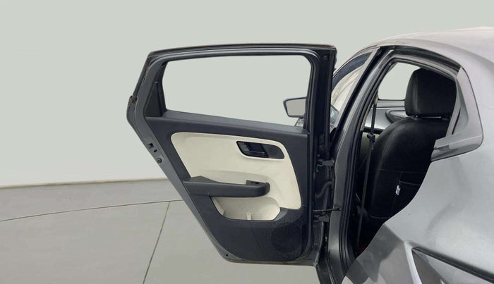2022 Tata ALTROZ XT DIESEL, Diesel, Manual, 57,833 km, LHS Rear Door