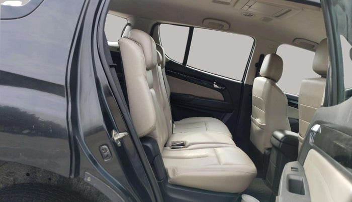 2017 ISUZU MU-X 4x2 AT, Diesel, Automatic, 78,538 km, Right Side Rear Door Cabin