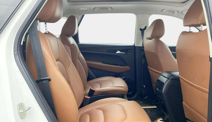 2020 MG HECTOR PLUS SHARP 2.0 DIESEL TURBO MT 6-STR, Diesel, Manual, 58,261 km, Right Side Rear Door Cabin