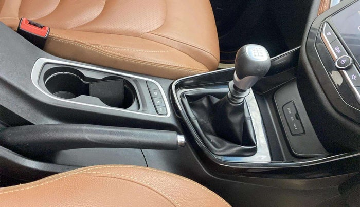 2020 MG HECTOR PLUS SHARP 2.0 DIESEL TURBO MT 6-STR, Diesel, Manual, 58,261 km, Gear Lever