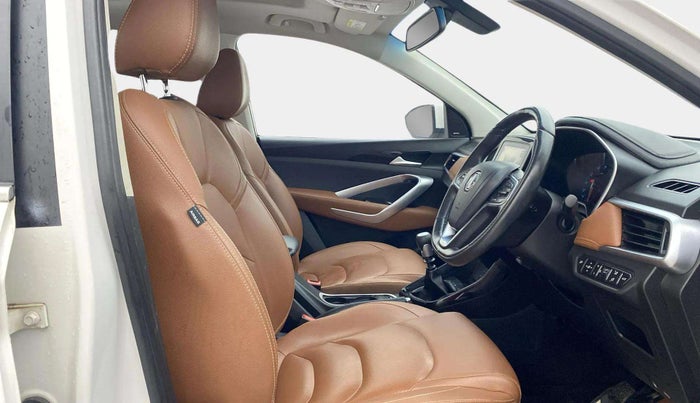 2020 MG HECTOR PLUS SHARP 2.0 DIESEL TURBO MT 6-STR, Diesel, Manual, 58,261 km, Right Side Front Door Cabin