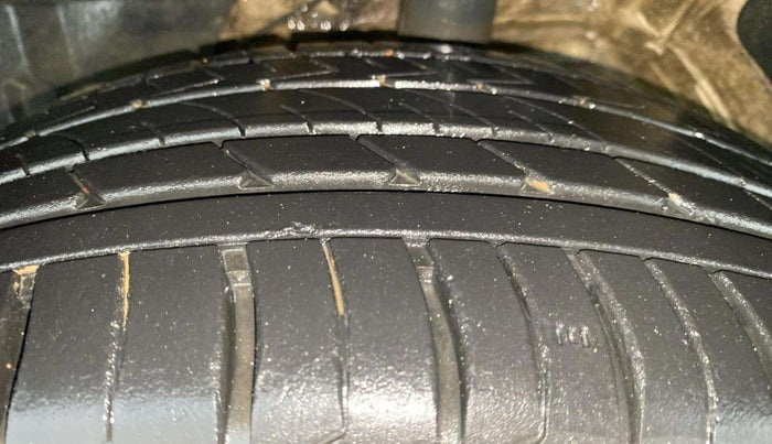2020 MG HECTOR PLUS SHARP 2.0 DIESEL TURBO MT 6-STR, Diesel, Manual, 58,261 km, Left Front Tyre Tread